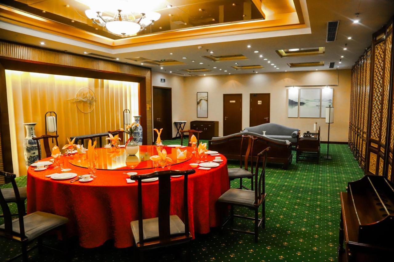 Beijing Palace Soluxe Hotel Astana Eksteriør bilde